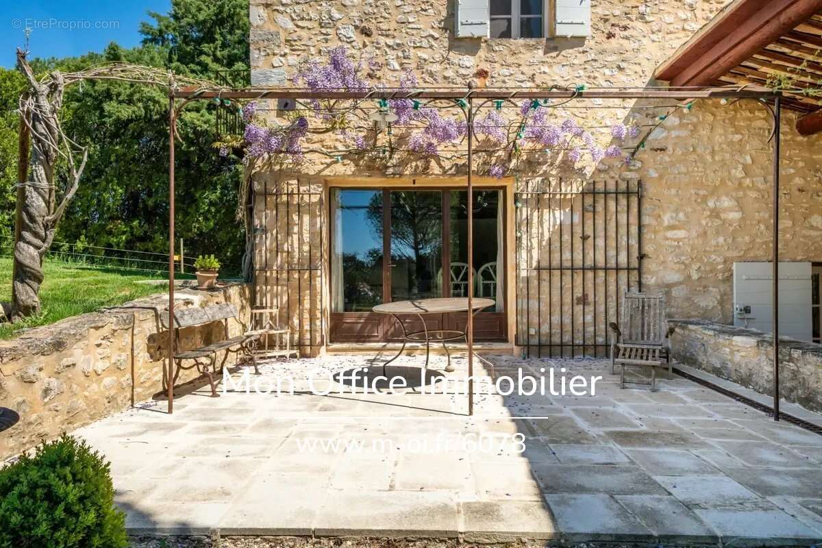 Maison à ROUSSILLON