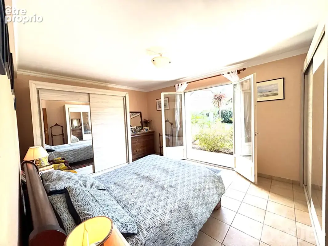 Belle maison familiale de 200m2 avec 5 chambres et double garage - photo 8