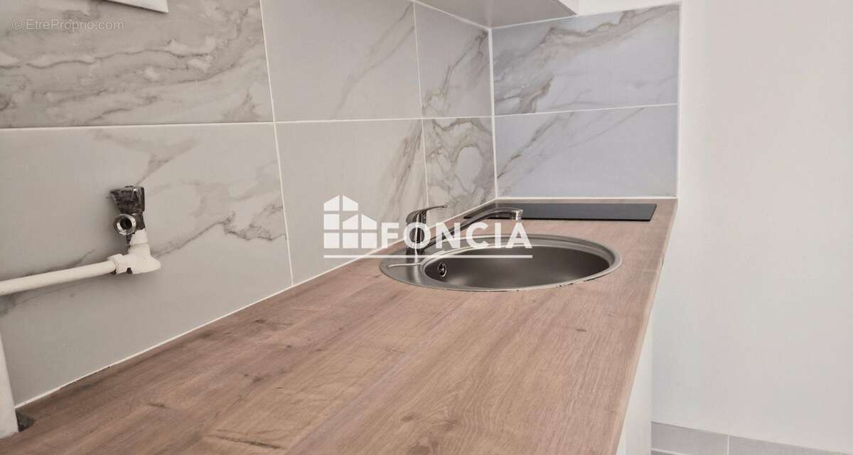 Charonne, à deux pas du square Louis Majorelle. 2 pièces de 27m², entièrement refait à neuf, ascenseur, vue sur cour arborée - photo 4