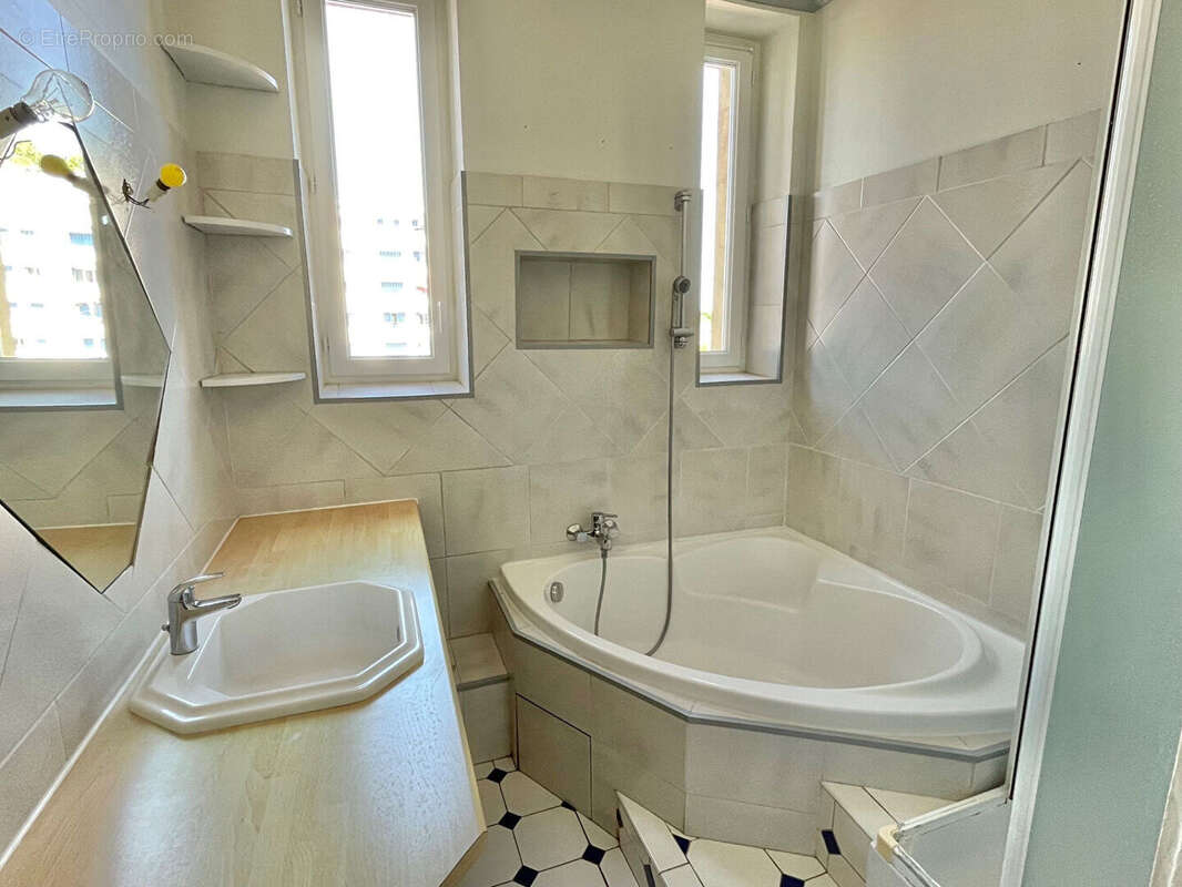 Appartement à BOURGOIN-JALLIEU