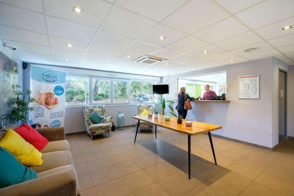 INVESTISSEMENT LOCATIF  ANTIBES  Résidence Etudiante Le Maestria  6.01 % de rentabilité - photo 12