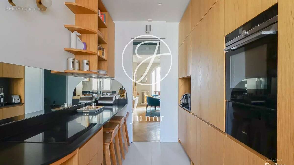 Appartement à PARIS-7E