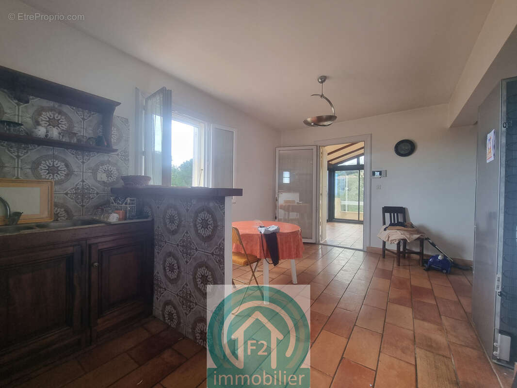 Grande propriété de 190m2 avec 19580m2 de terrain, à Santa Maria Poggio - photo 3