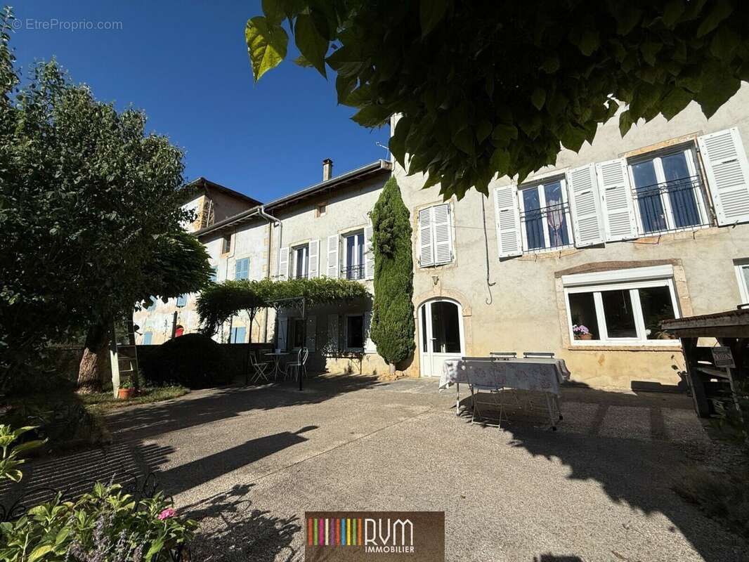Maison à VILLEREVERSURE