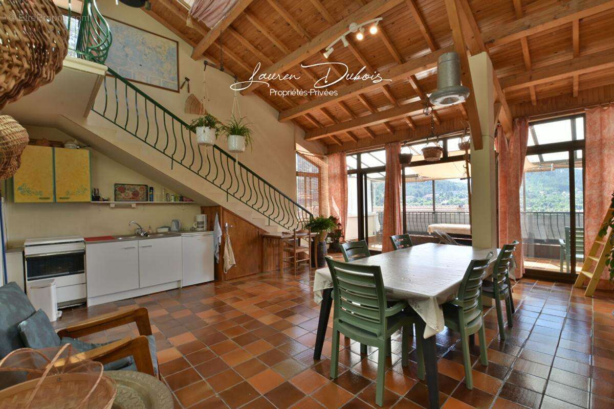 SERRES - Maison de village 206m² avec terrasse et garage - photo 6