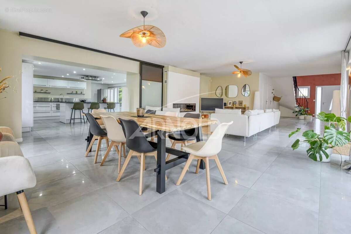 Maison à LA CHAPELLE-SUR-ERDRE