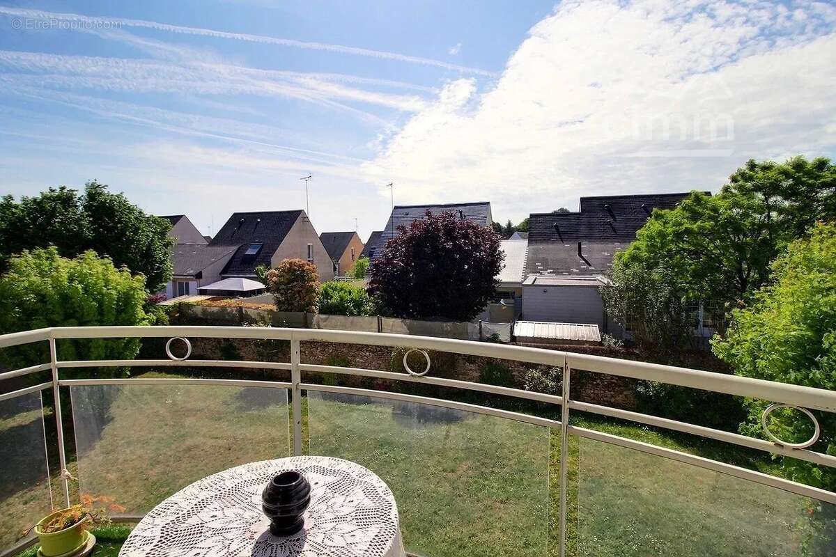 Appartement à BALLAN-MIRE