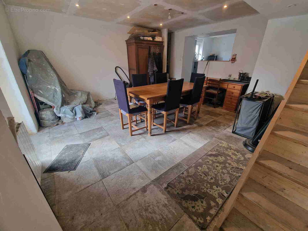 Maison à SAINT-MARTIN-LACAUSSADE