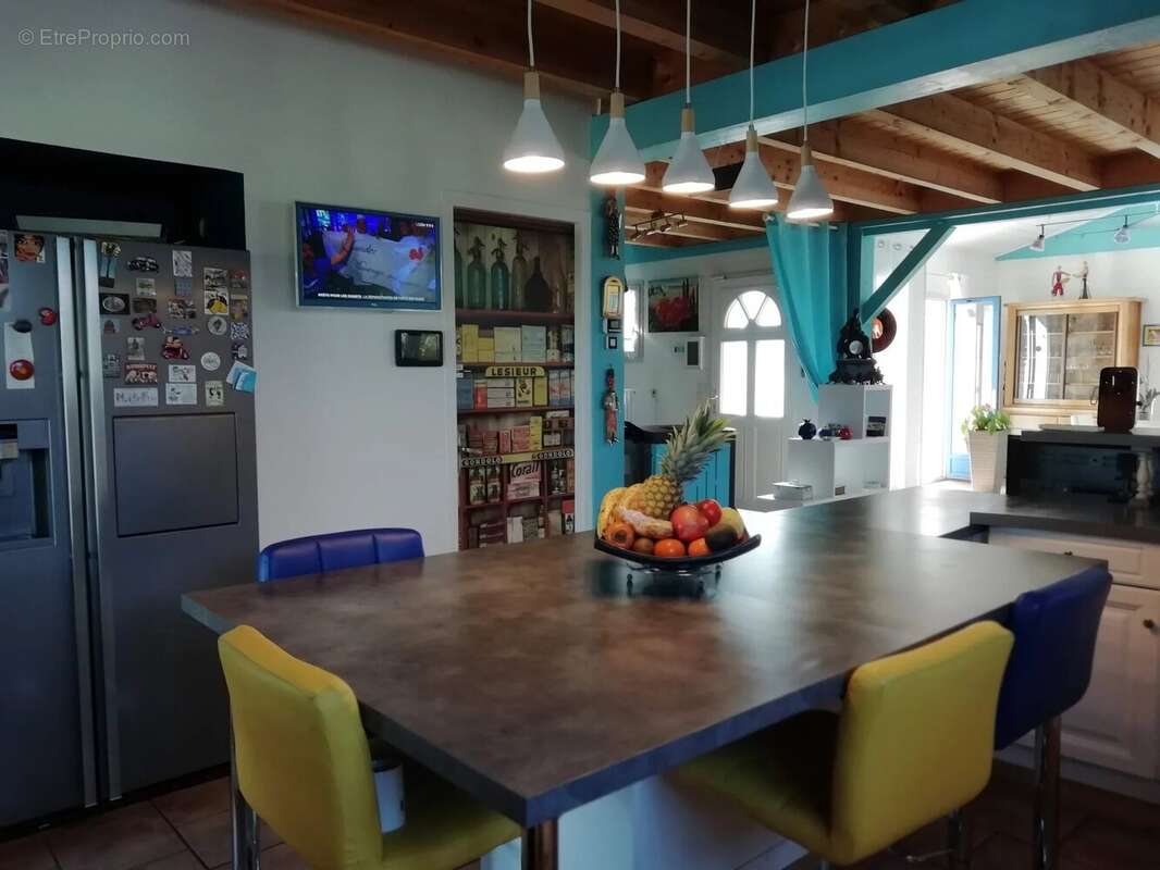 Maison à BRIZAMBOURG