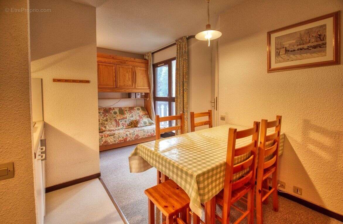 Appartement à MORILLON