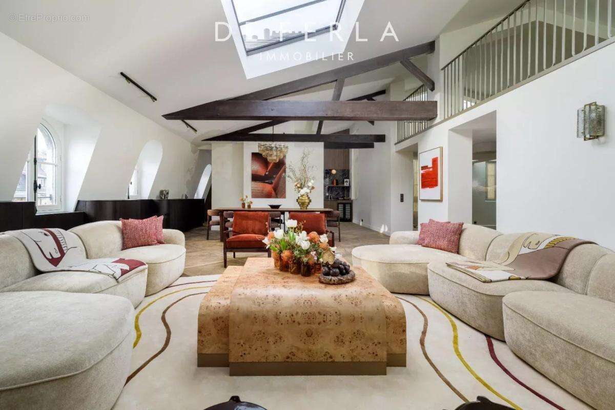 Appartement à PARIS-16E