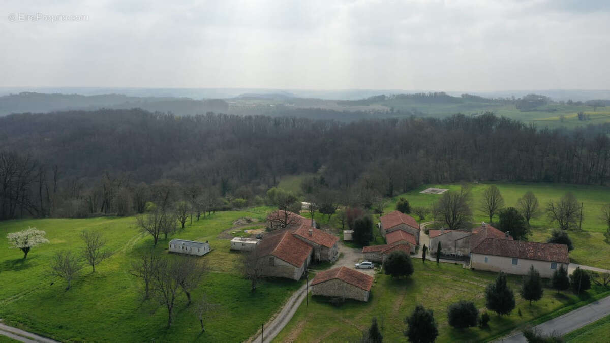 Maison à GRAND-BRASSAC