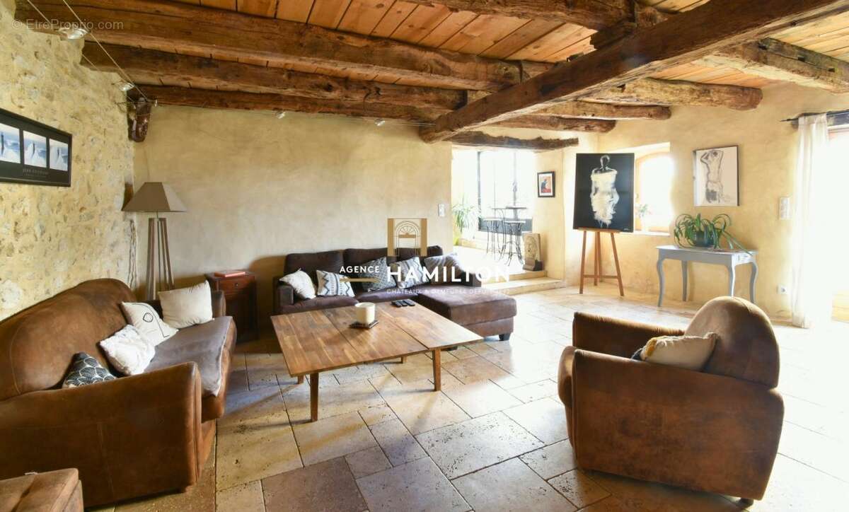 Maison à LABESSIERE-CANDEIL
