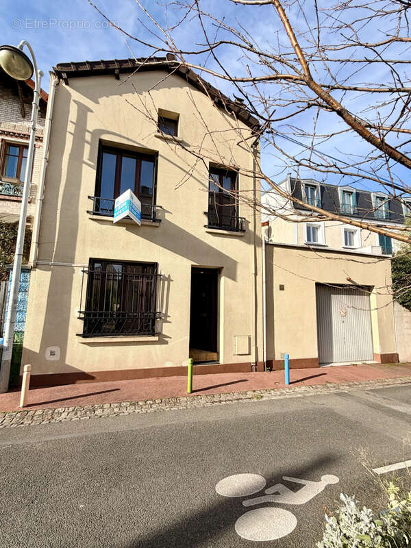 Maison 110 m² à Bagnolet  - photo 2