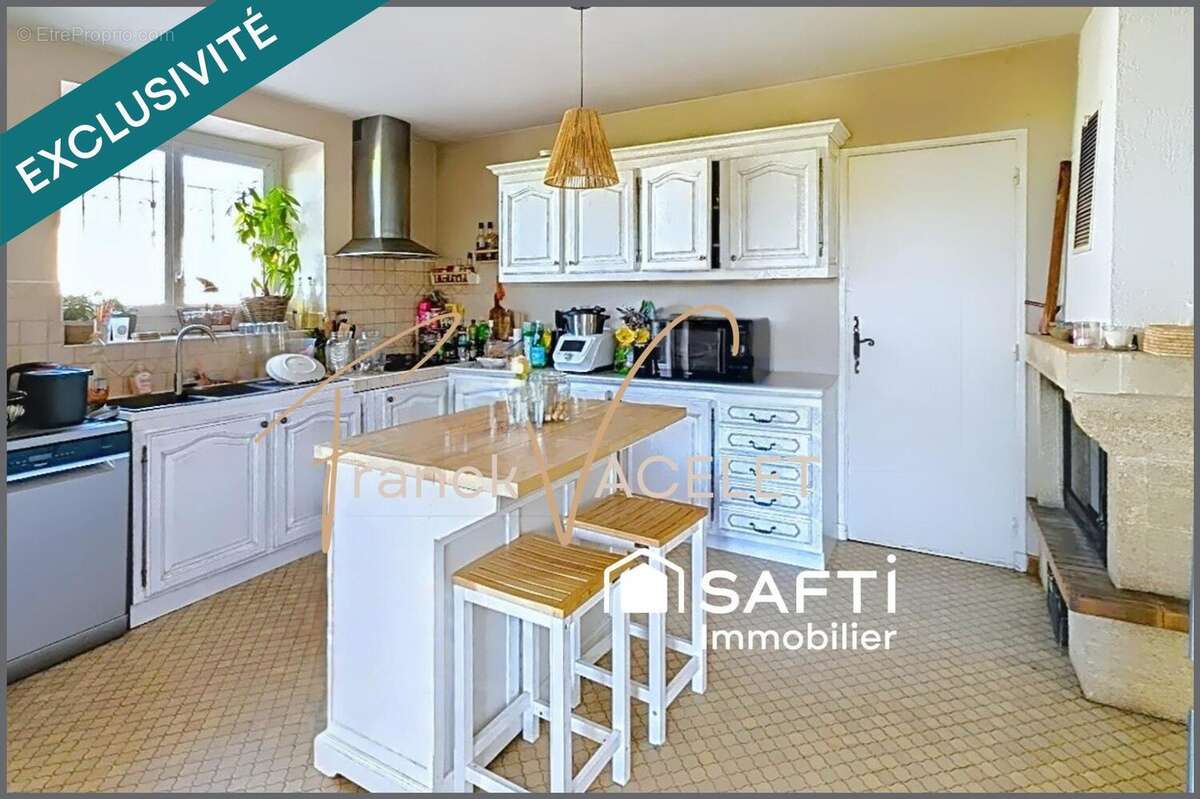 Photo 2 - Maison à BOURDELLES