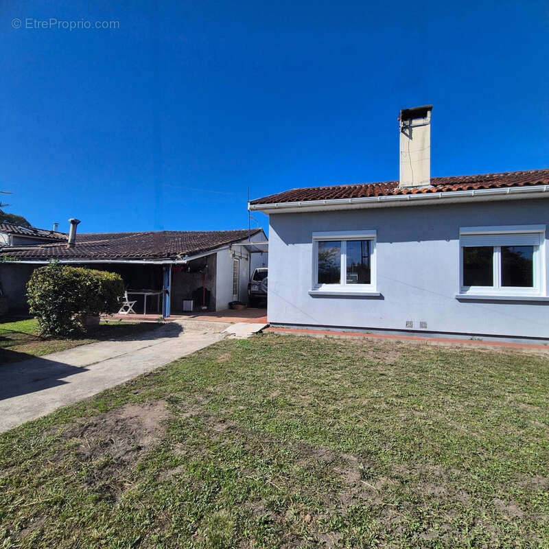 Maison à VILLENAVE-D&#039;ORNON