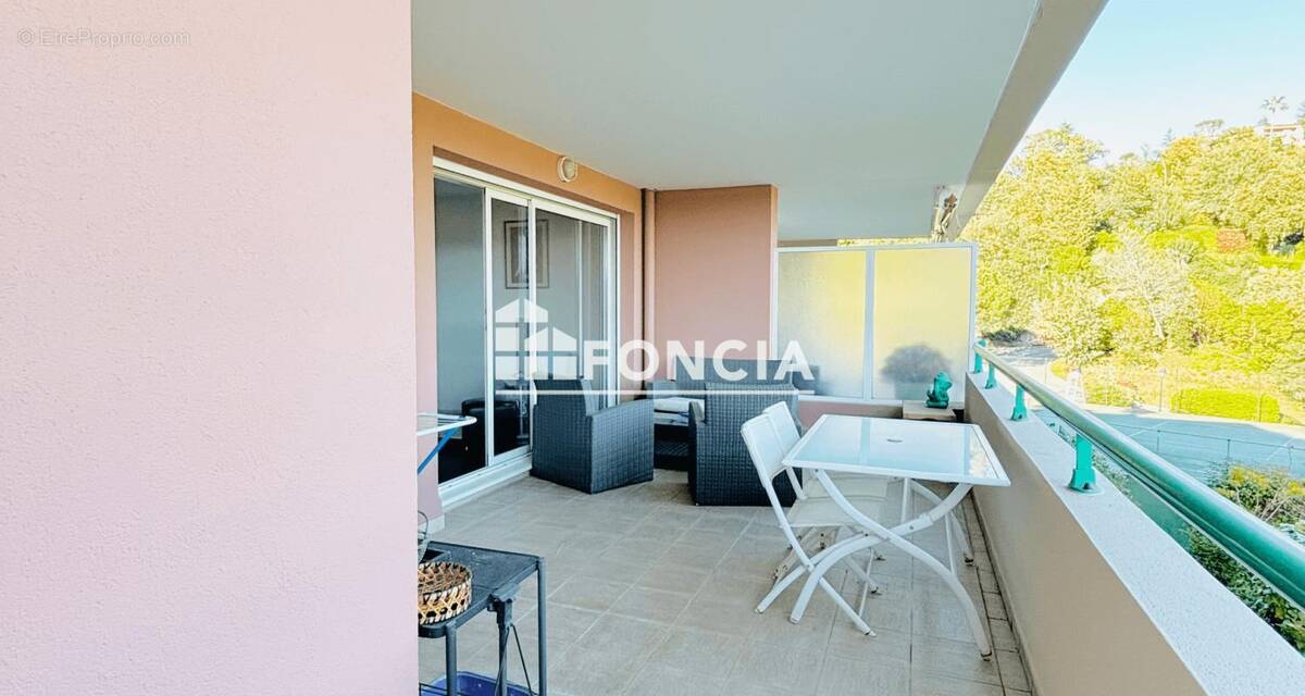 Appartement à MANDELIEU-LA-NAPOULE