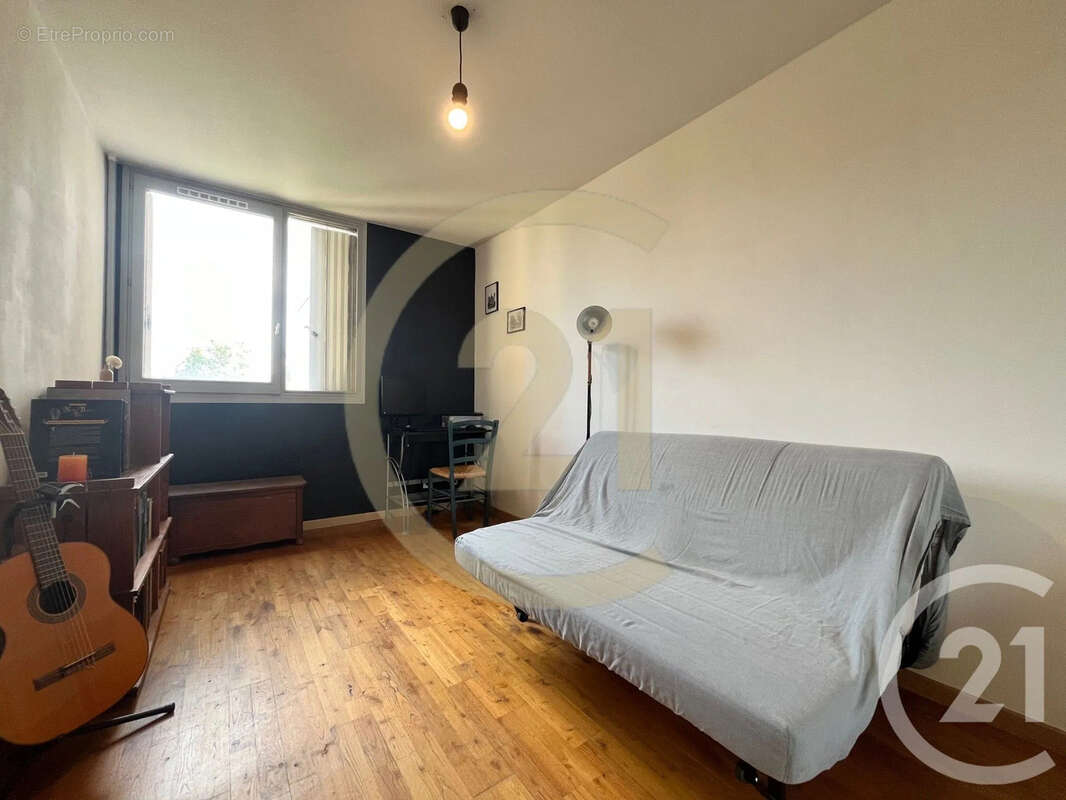 Appartement 93 m² à Venissieux  - photo 2