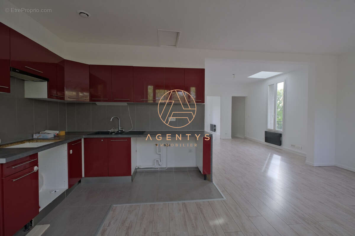 Appartement à SAINT-MAUR-DES-FOSSES