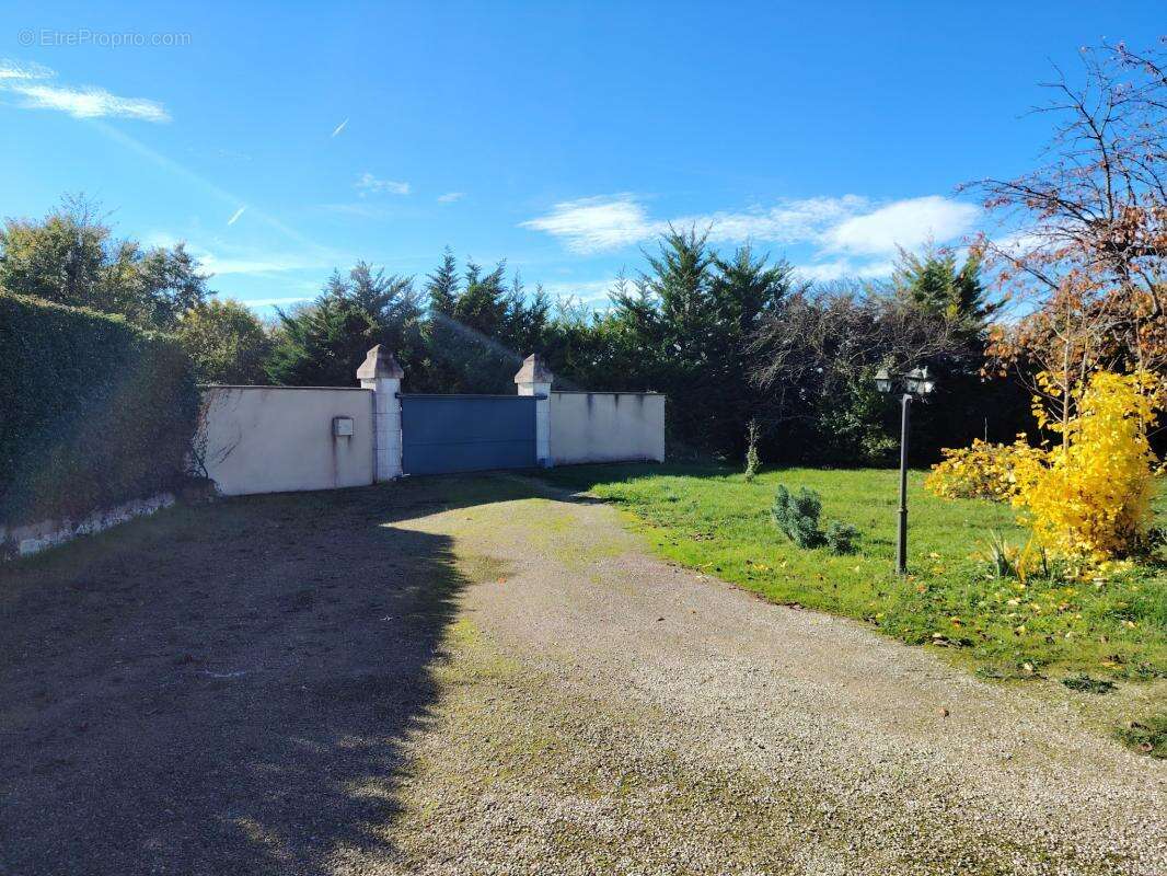 Maison à NOYANT-DE-TOURAINE