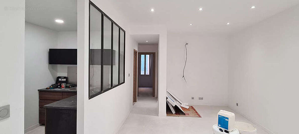 LA CIOTAT Entirèrement rénové - calme - appartement T3 - - Appartement à LA CIOTAT