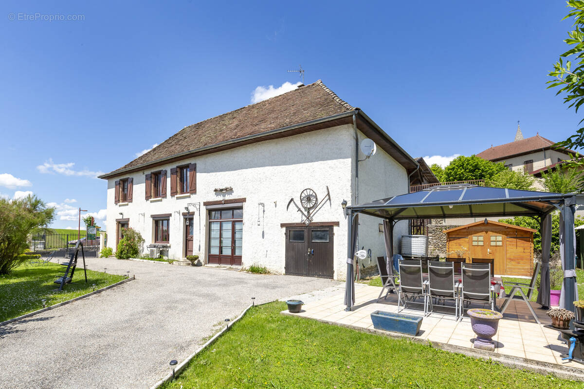 Maison à LA BATIE-DIVISIN