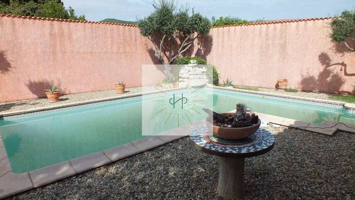 Maison à MONTELIMAR