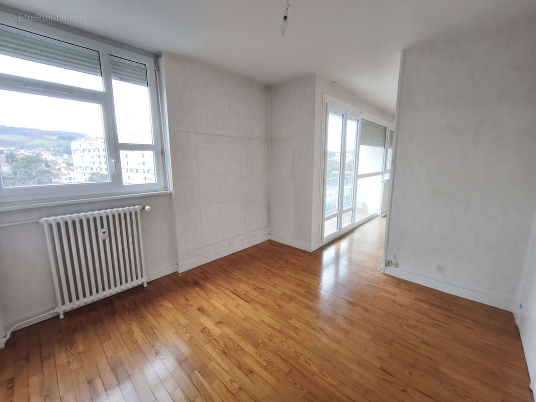 Firminy, 3P+C, parking. - photo 3