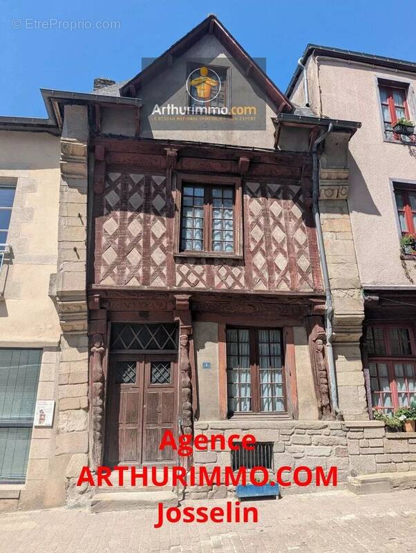 Maison à JOSSELIN