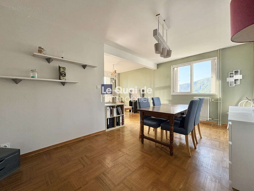 Appartement à SASSENAGE