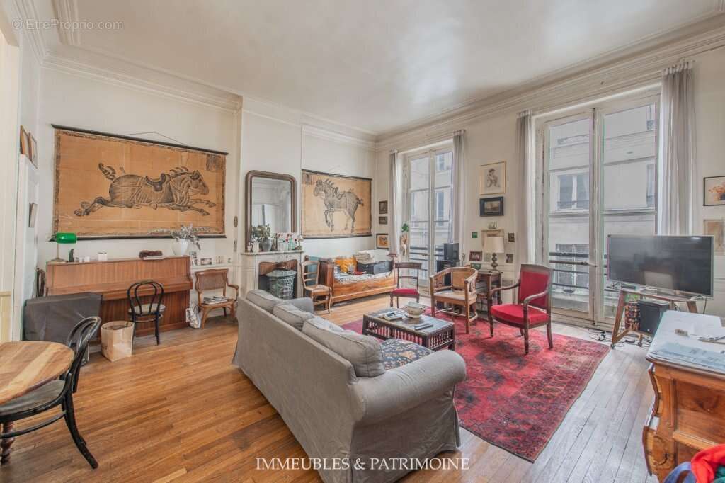 Appartement à PARIS-3E
