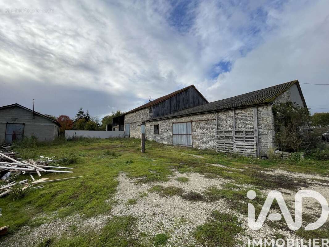 Photo 3 - Maison à SAINT-SECONDIN