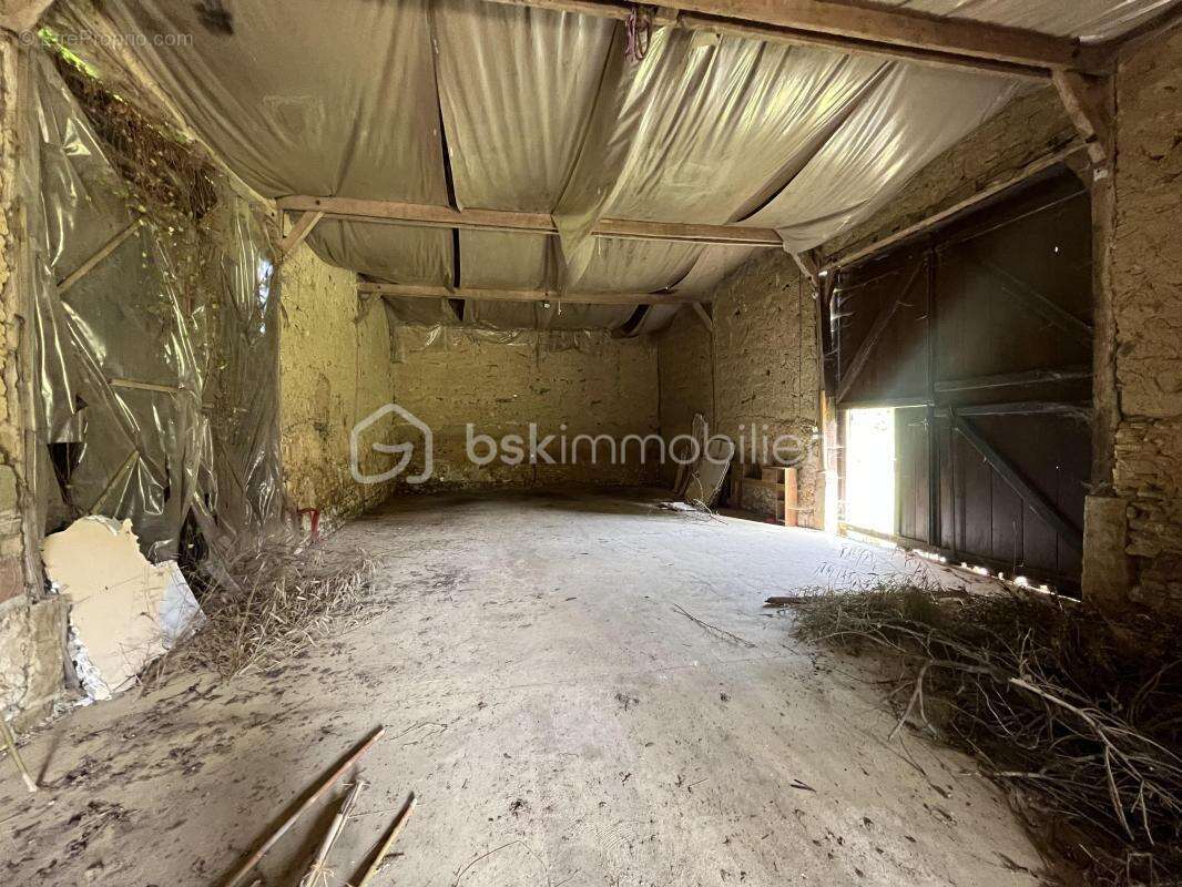 Maison 170m2 avec bâtiment annexe et dépendances sur 1,6 Ha - photo 15