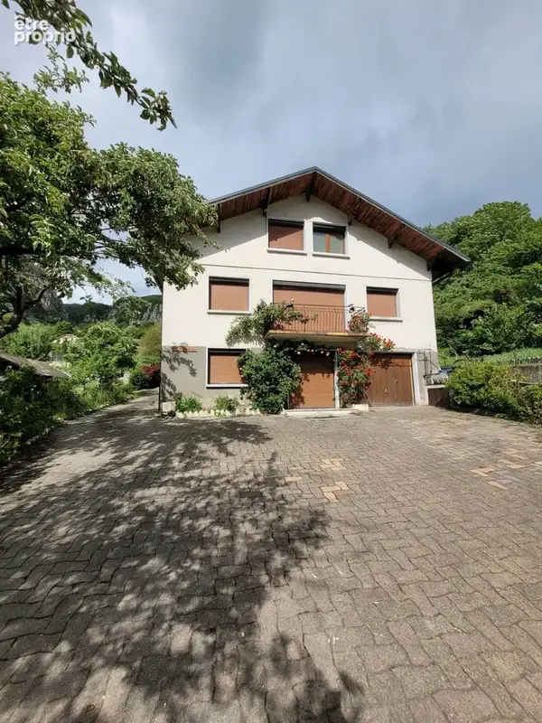 Maison 9 pièces 196 m² à vendre à Saint-Martin-De-La-Porte (73140) - photo 3