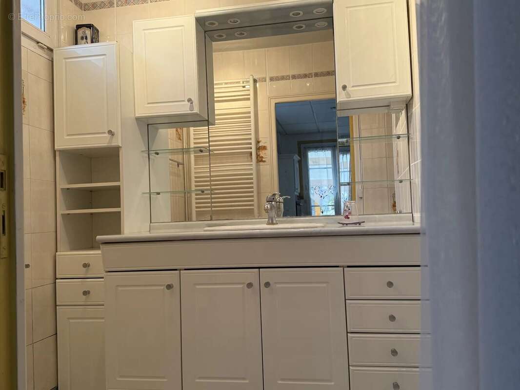 Maison à VILLENEUVE-L'ARCHEVEQUE