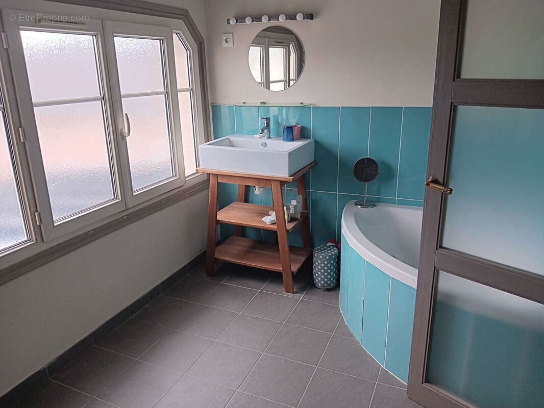 Maison à SAINT-CYR-SUR-LOIRE