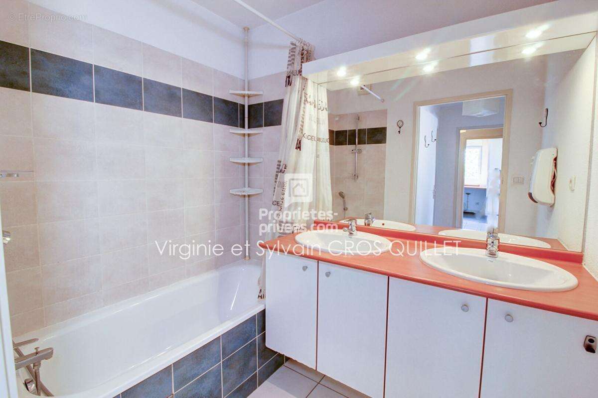 Appartement à LESPINASSE