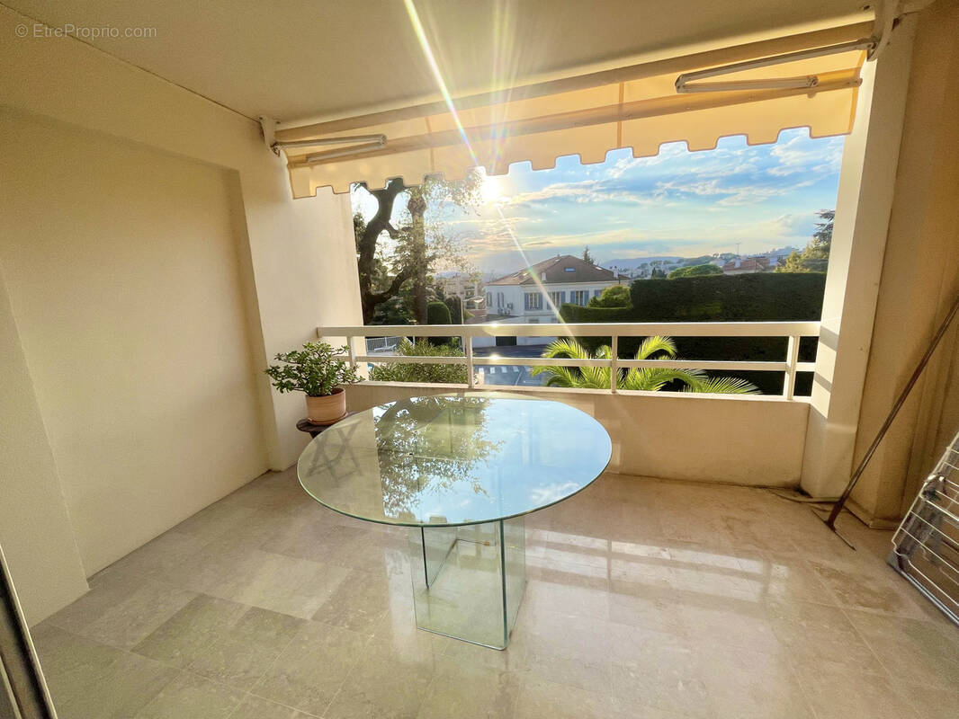 Appartement à LE CANNET