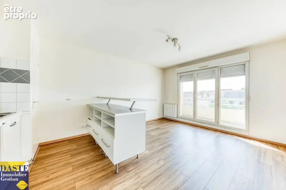 A deux pas de la gare à pieds, studio de 25.72m2 - photo 8