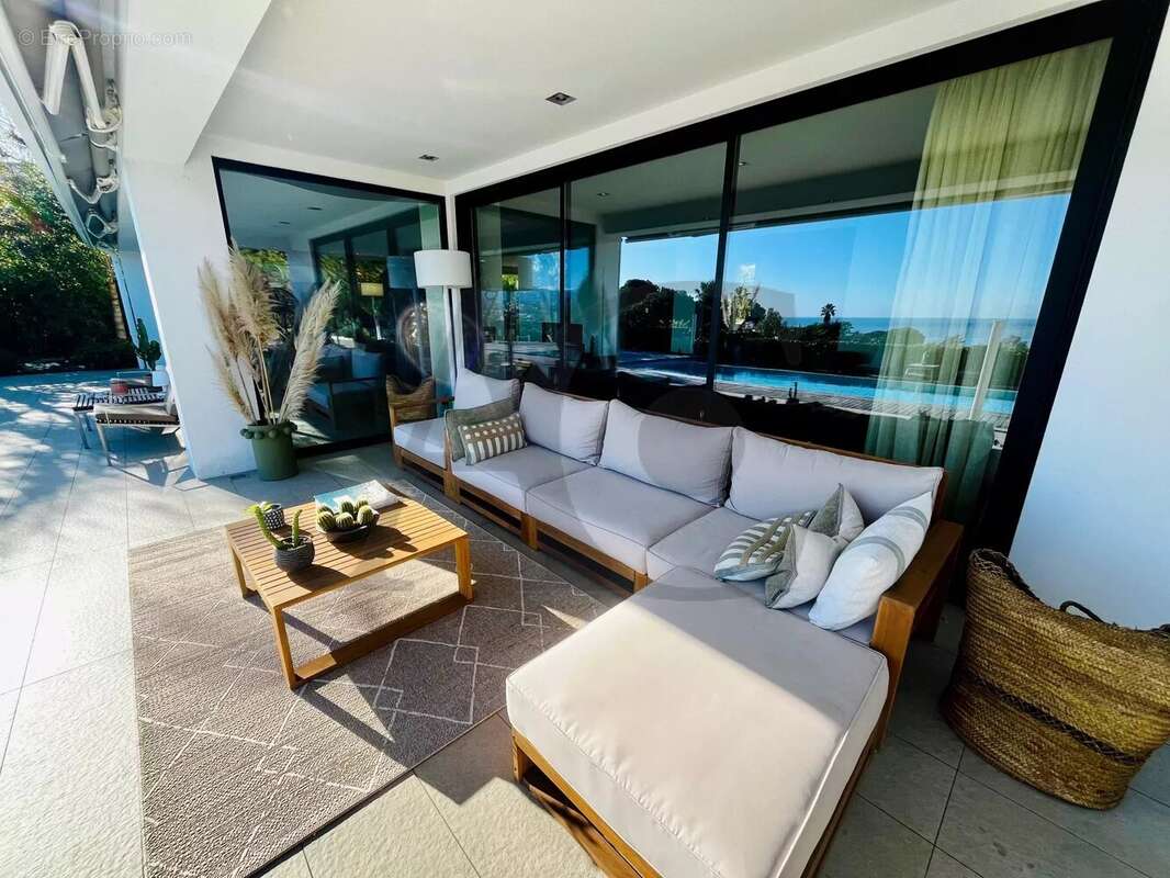 Maison à VILLENEUVE-LOUBET