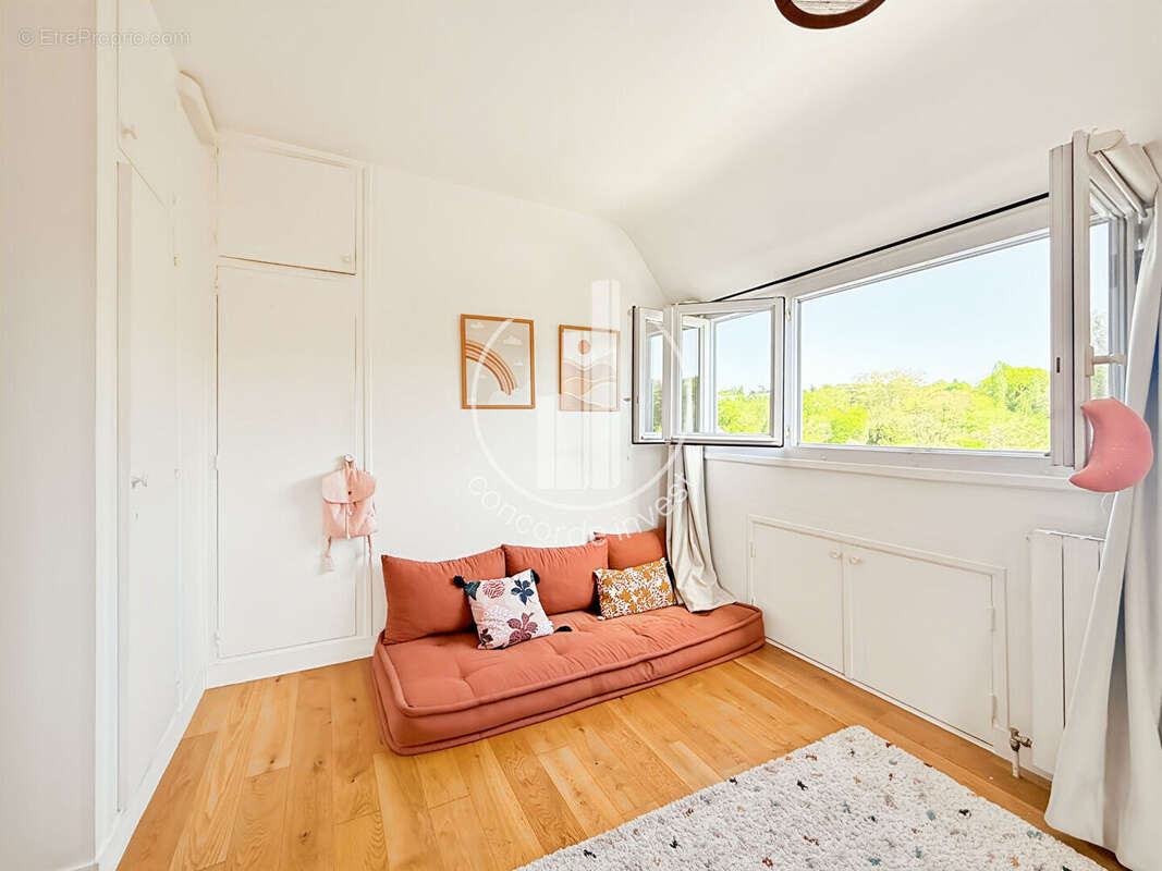 Maison à LA CELLE-SAINT-CLOUD