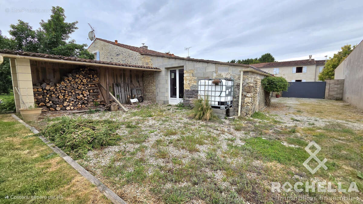 Maison à SAINT-PARDOULT