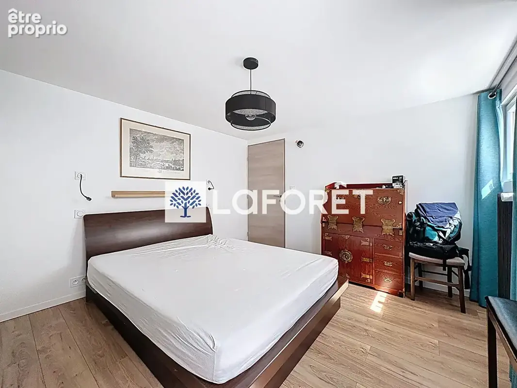 Maison coeur village de Tramoyes de 232,49m² et son terrain avec piscine de 942m² - photo 11