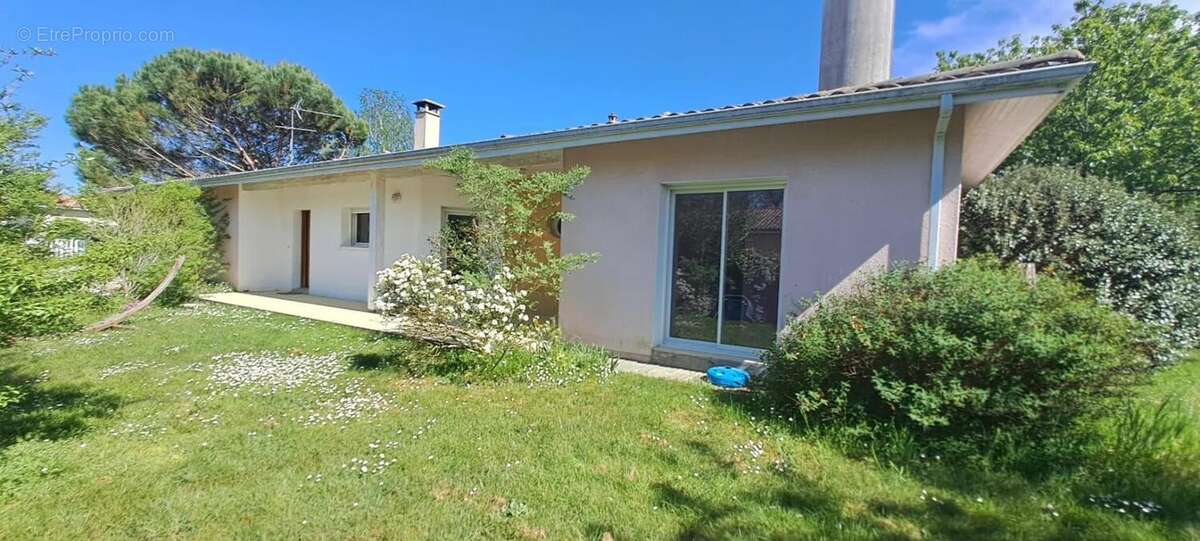 Maison à ARENGOSSE