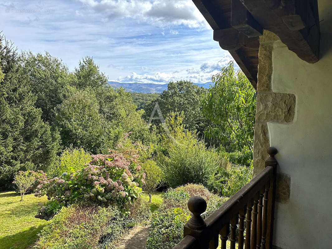 Maison à SAINT-PEE-SUR-NIVELLE