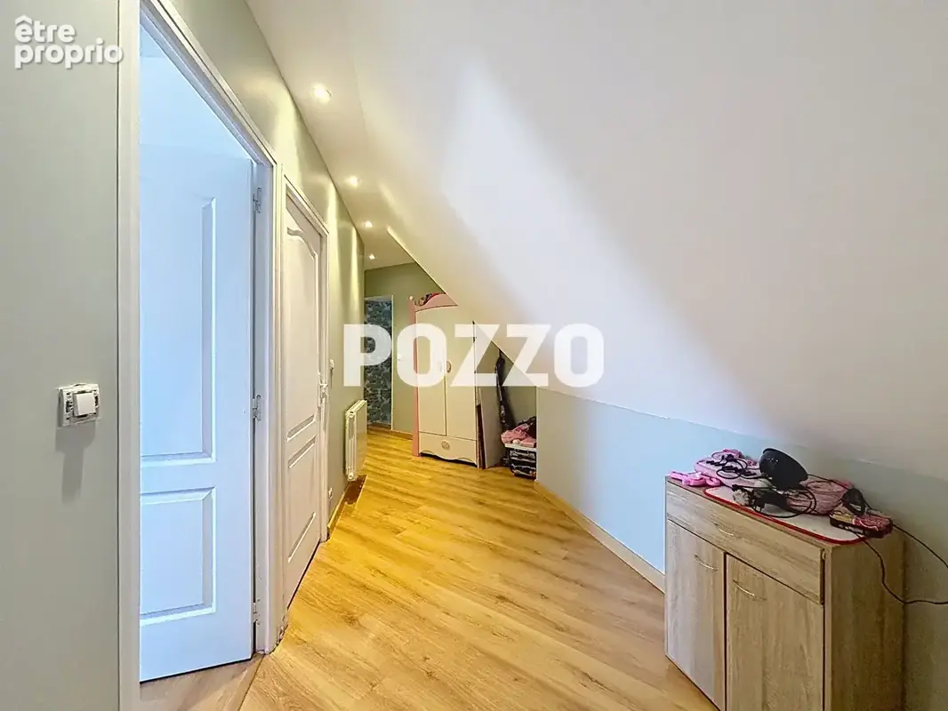 A 10 minutes de Saint lo, Maison  de type F 7 avec 195 m² habitables environ , vie de plain pied possible, garage , terrain 2398 - photo 4