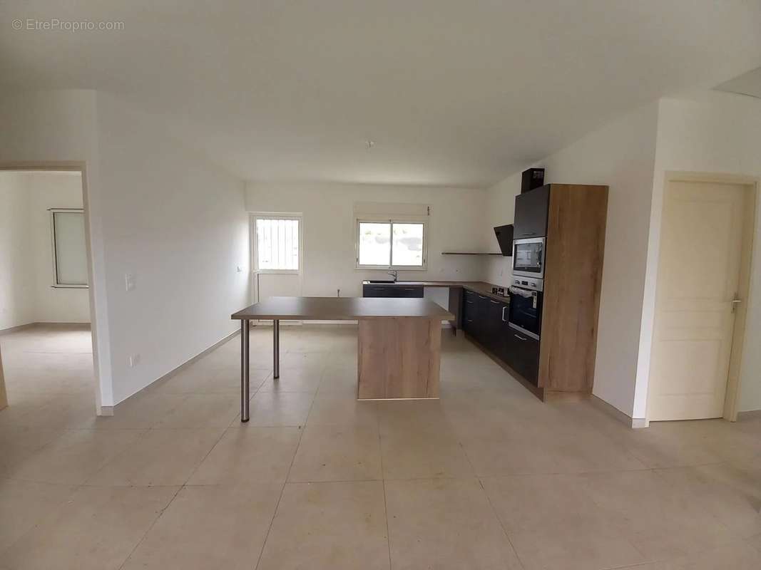 Maison à SAINTE-SUZANNE