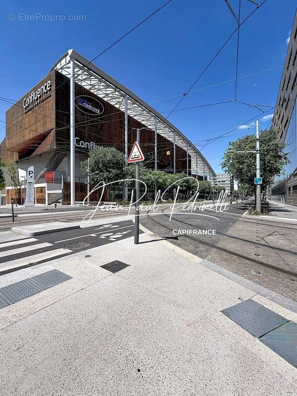 Rare Appartement Lyon 2 Cœur Confluence - T1 de 20 m² - Spécial investissement locatif - - Bail commercial LMNP géré -  Rentabil - photo 3
