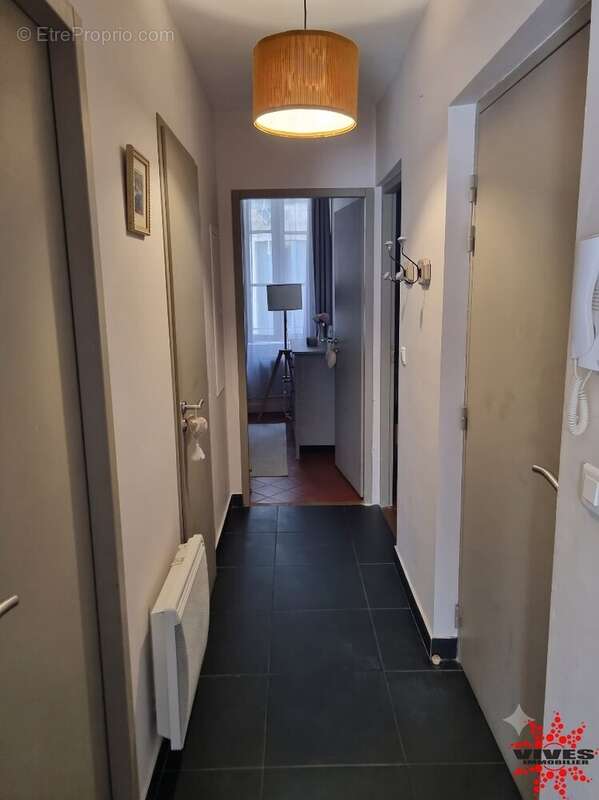 Coup de cur au centre de Béziers : Superbe appartement rénové, meublé cosy et baigné de lumière  À deux pas des Halles ! - photo 4