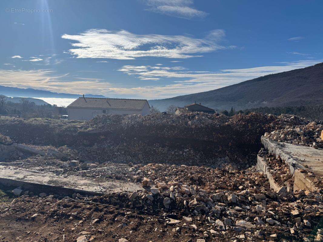 Terrain à PLAN-DE-BAIX